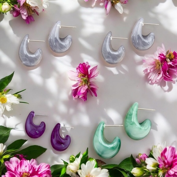 brand-new lucite semi-hoop hypo-allergenic sensitive ears post earrings white - Picture 5 of 5